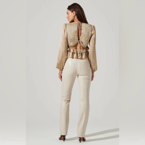 Tie Back Ruffle Blouse - Picture 4 of 4